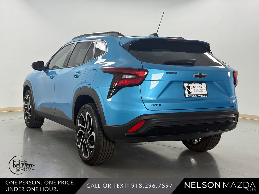 Used 2025 Chevrolet Trax RS w/ Driver Confidence Package image 8