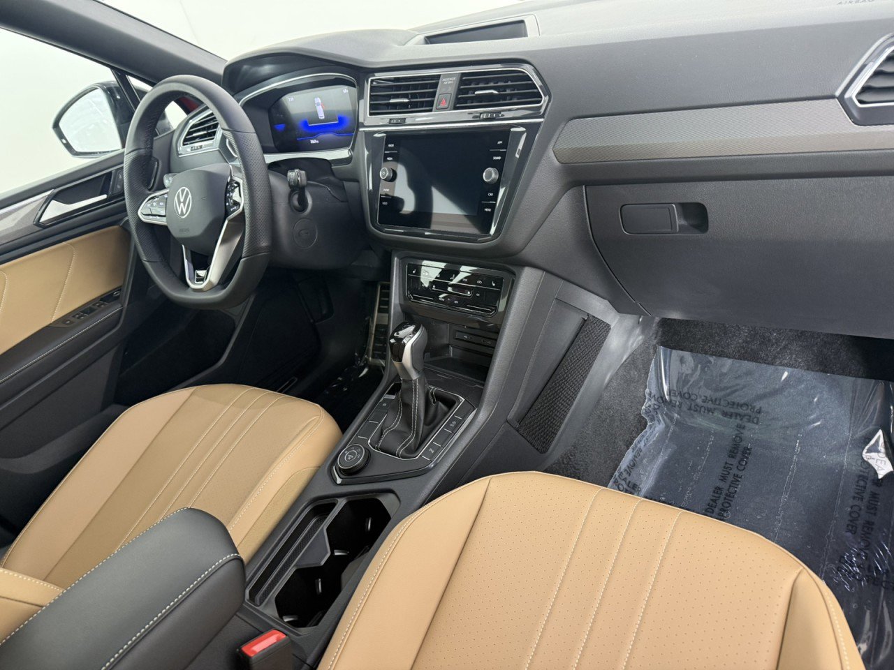 Used 2024 Volkswagen Tiguan SE R-Line AWD/4WD image 11
