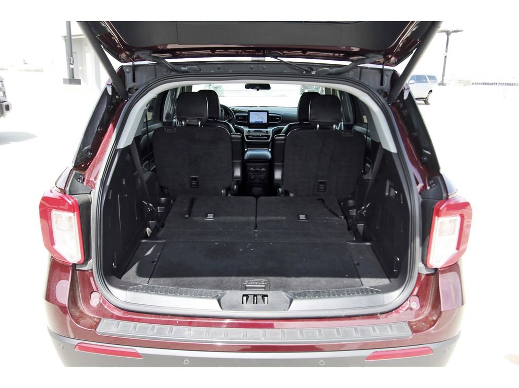 Used 2022 Ford Explorer XLT w/ Equipment Group 202A image 30