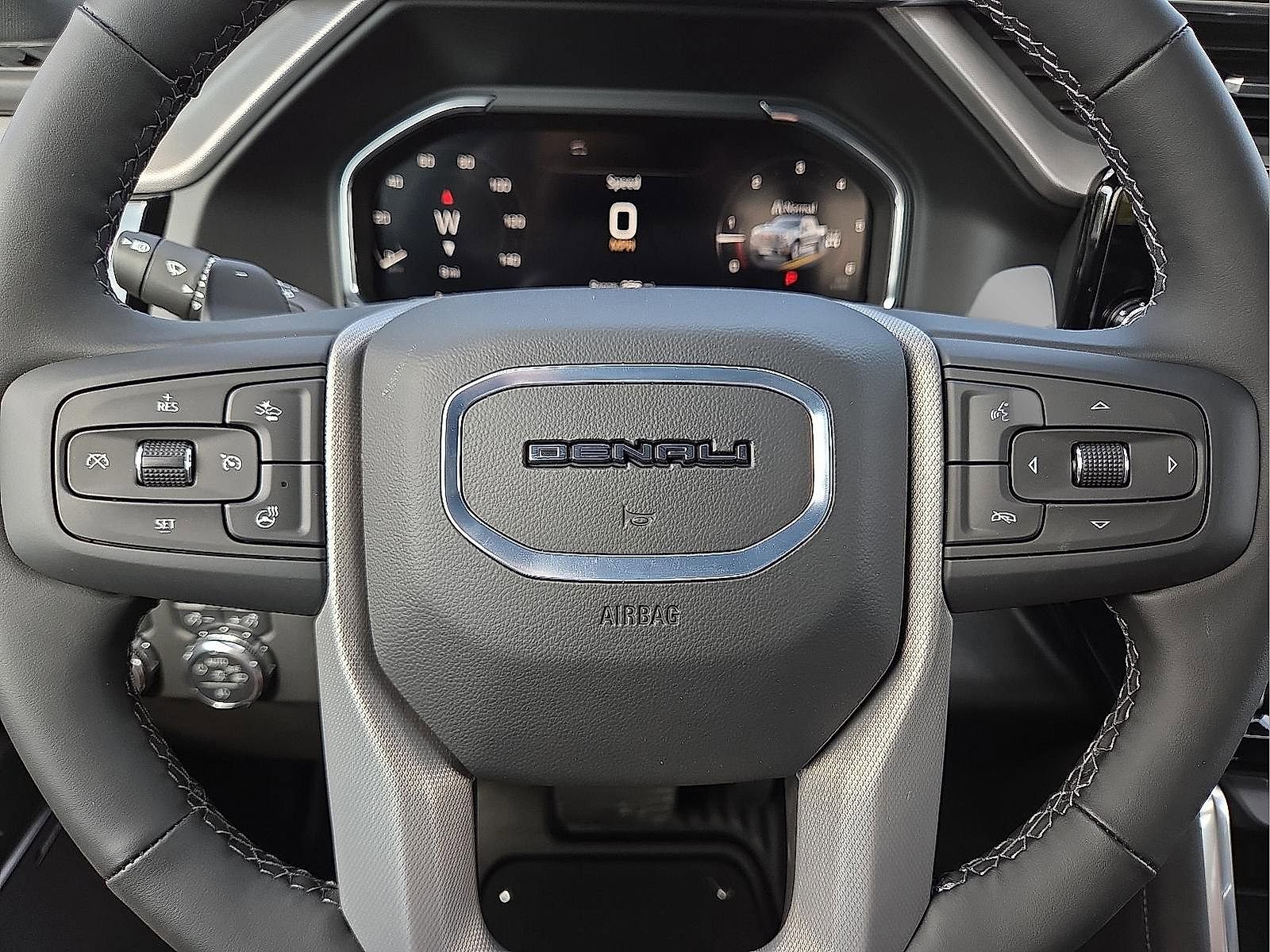 Used 2026 GMC Sierra 1500 Denali AWD/4WD image 24