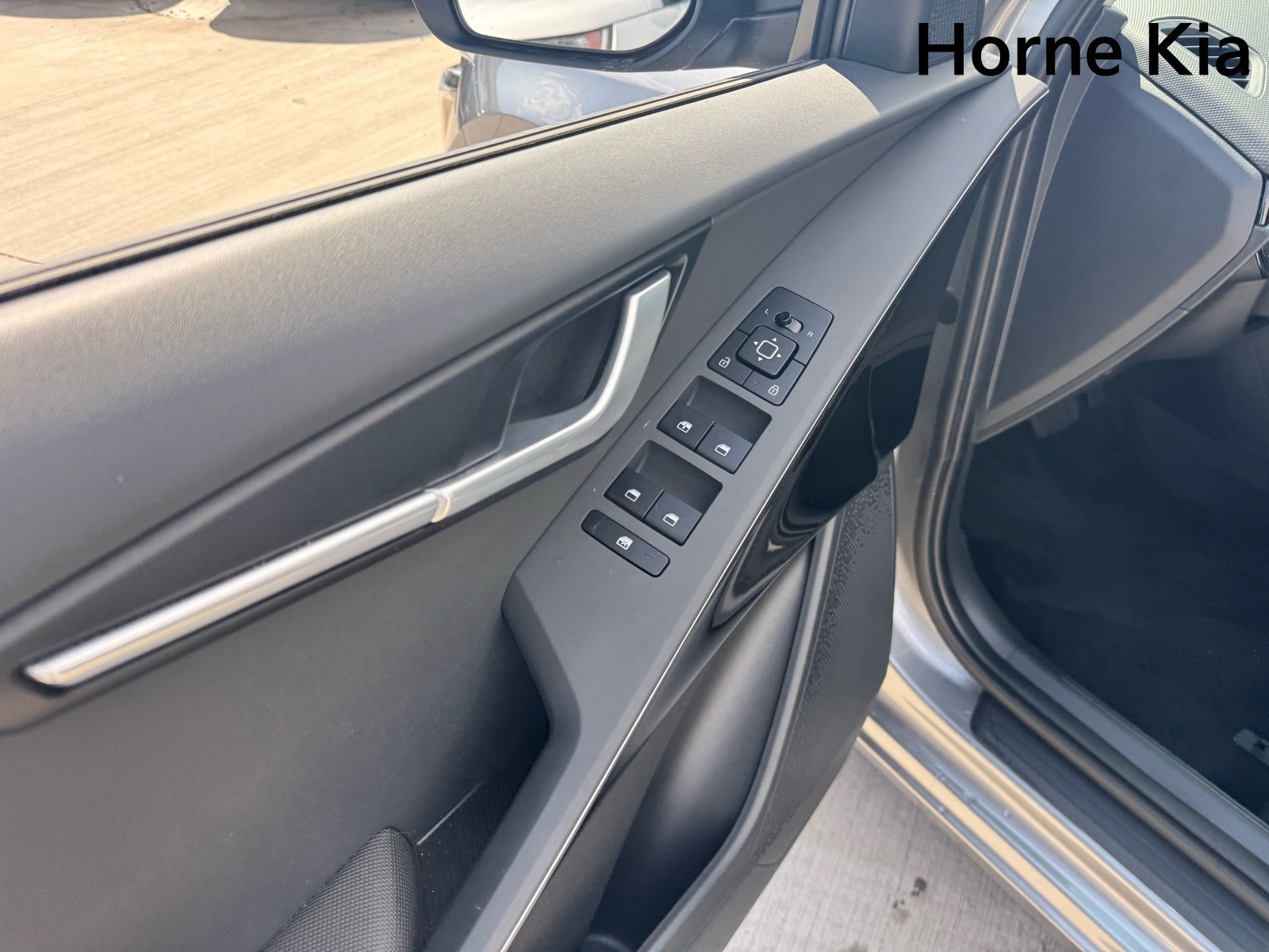 Certified 2025 Kia Niro EX FWD image 11
