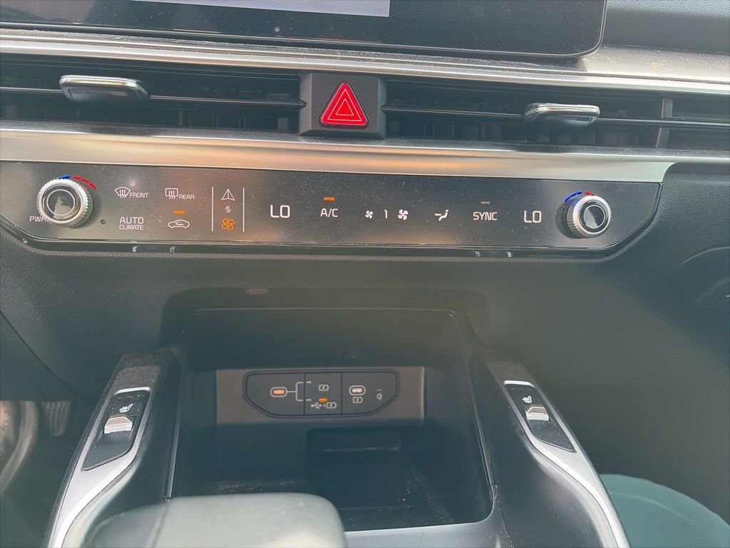 Used 2025 Kia Sorento S w/ Panoramic Sunroof Package image 20
