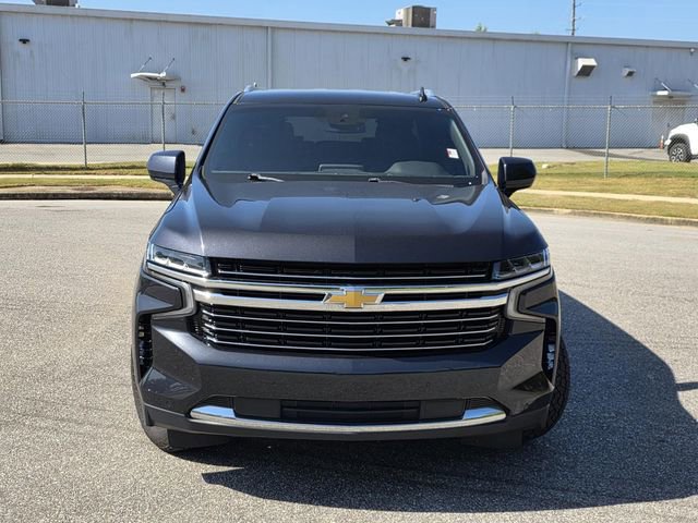 Used 2023 Chevrolet Suburban LT RWD image 2