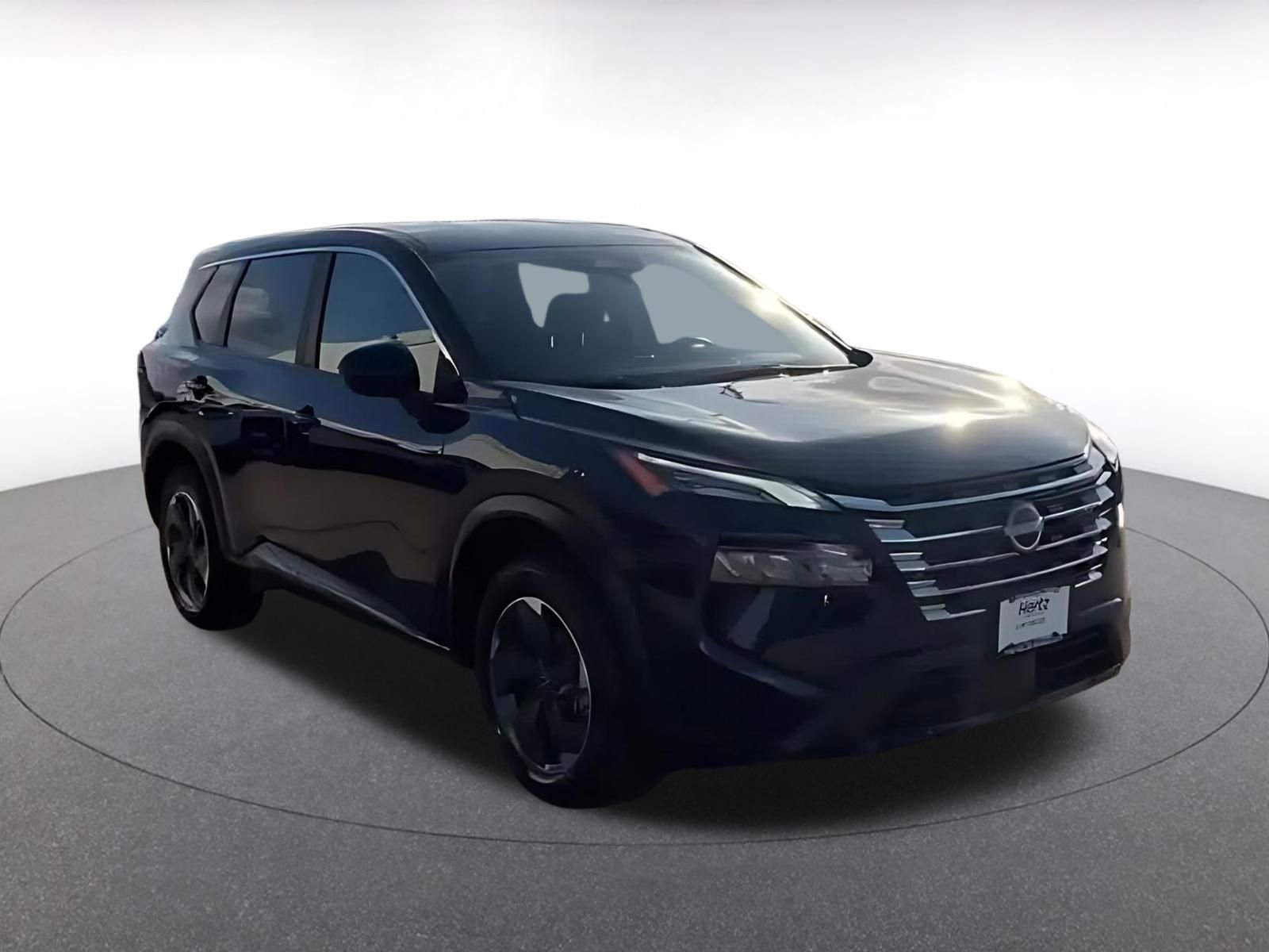 Used 2025 Nissan Rogue SV FWD image 3