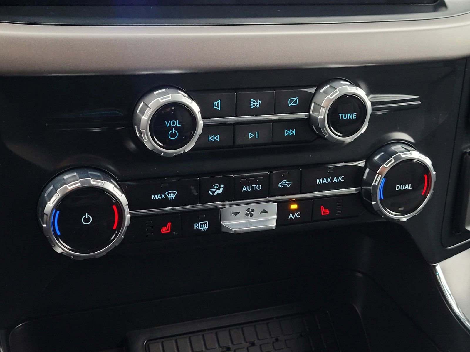 Used 2024 Ford F150 XLT w/ Equipment Group 302A MID image 19