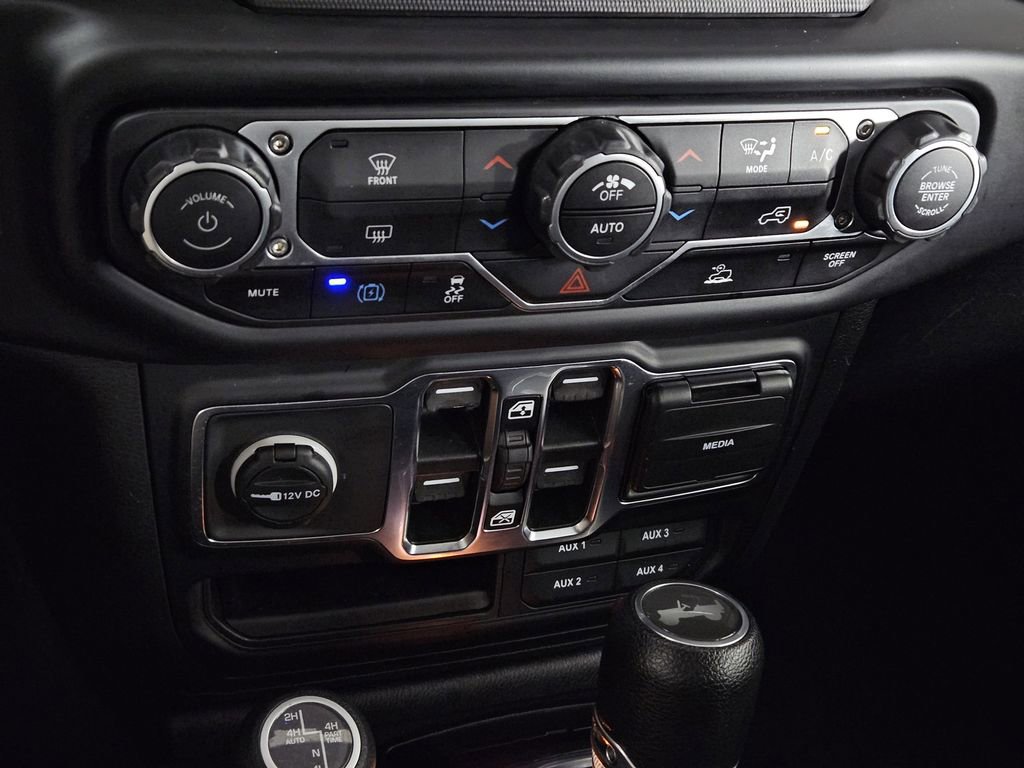 Used 2023 Jeep Wrangler Unlimited image 14