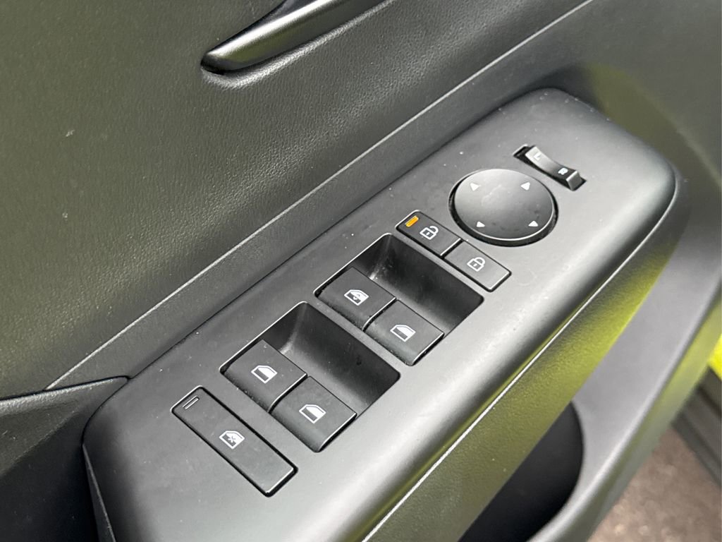 Used 2024 Hyundai Kona SEL image 29