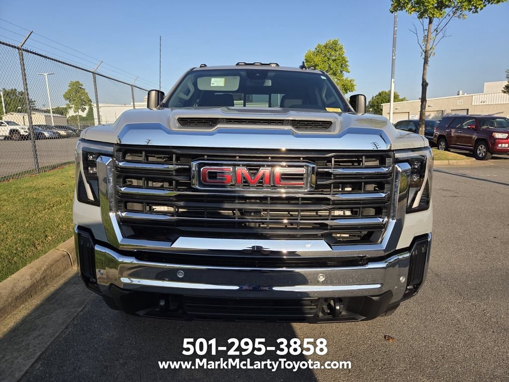 Used 2025 GMC Sierra 2500 SLE w/ SLE Value Package; AWD/4WD image 2