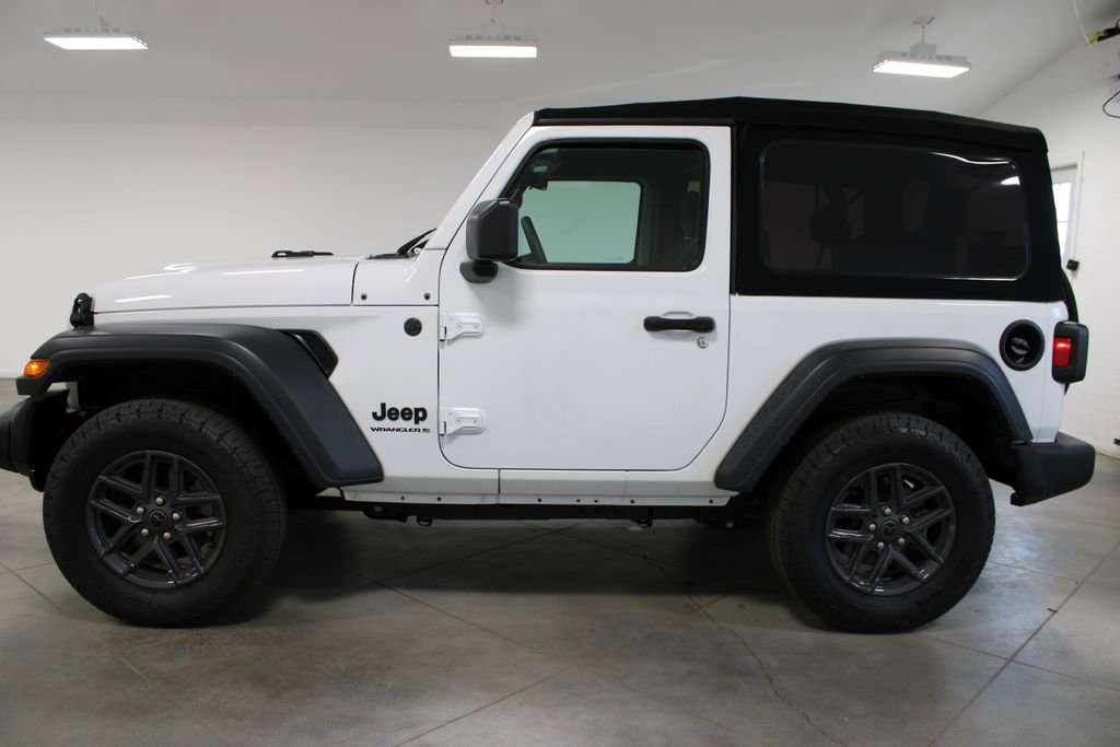 Used 2024 Jeep Wrangler Sport S image 6