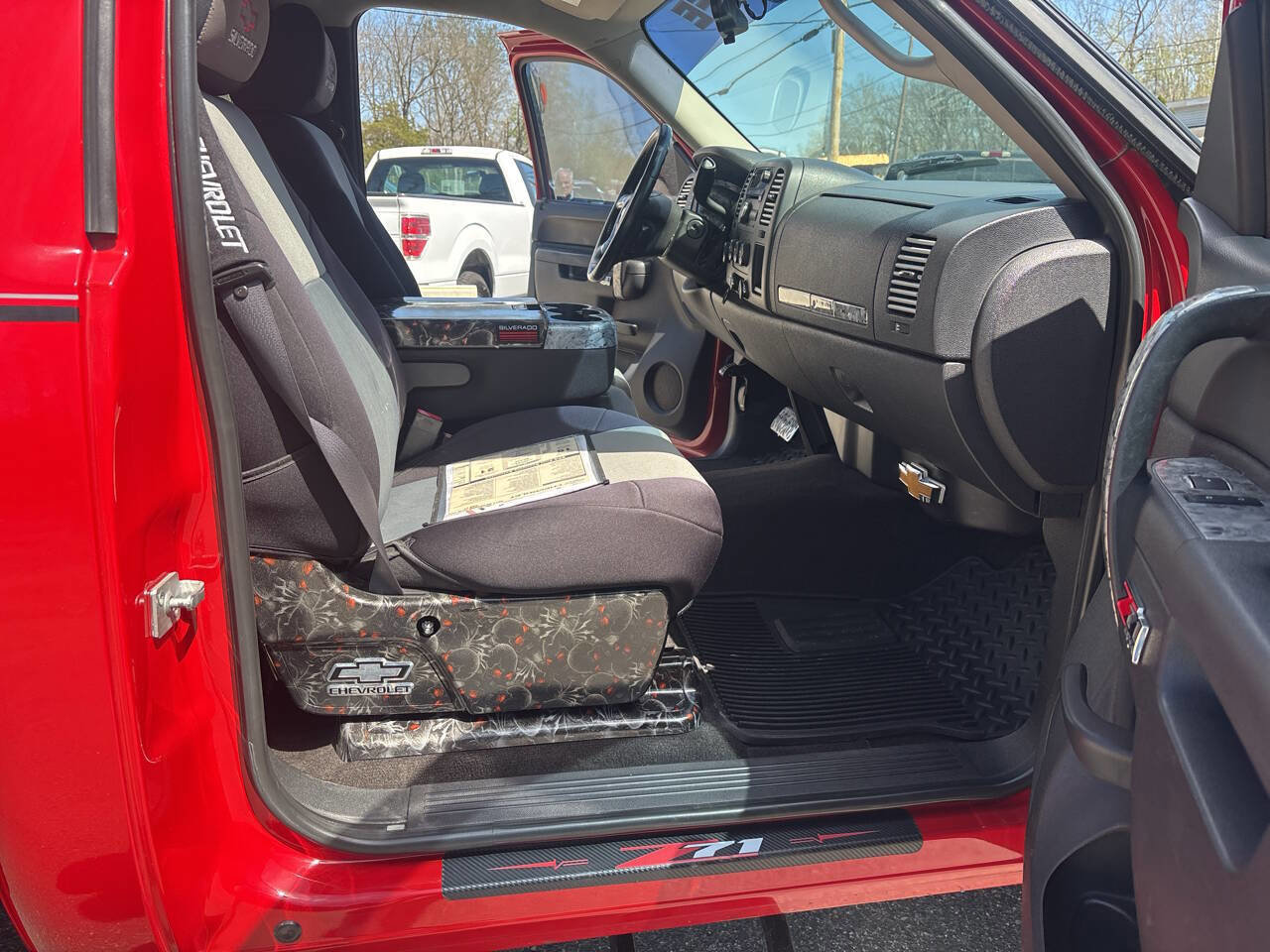 Used 2011 Chevrolet Silverado 1500 LT w/ Interior Plus Package image 23