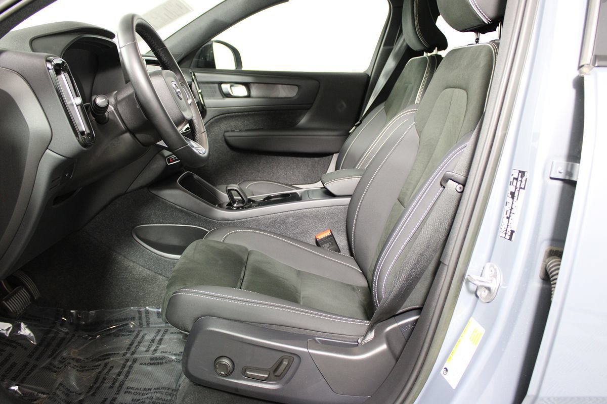 Used 2023 Volvo XC40 Recharge Plus AWD/4WD image 6