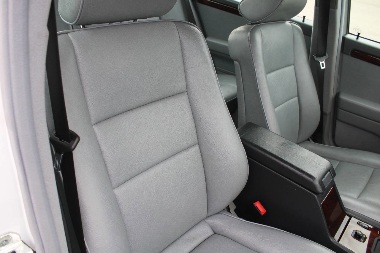 Used 1996 Mercedes-Benz C 220 Sedan image 9