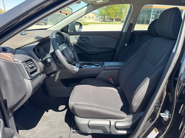 Used 2023 Nissan Rogue S AWD/4WD image 8