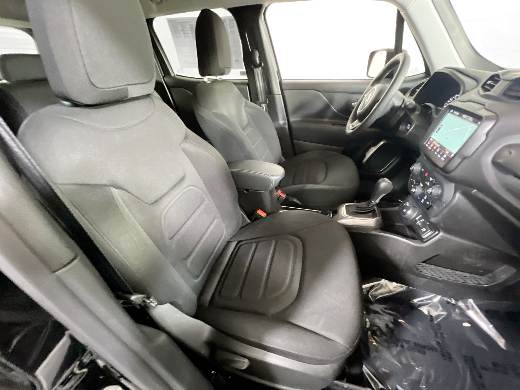 Used 2022 Jeep Renegade Latitude AWD/4WD image 26