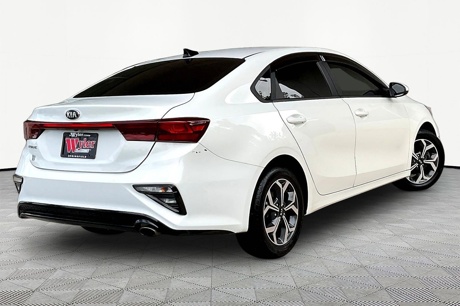 Used 2020 Kia Forte LXS FWD image 6