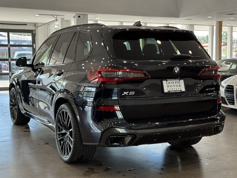 Used 2023 BMW X5 xDrive40i w/ M Sport Package image 4