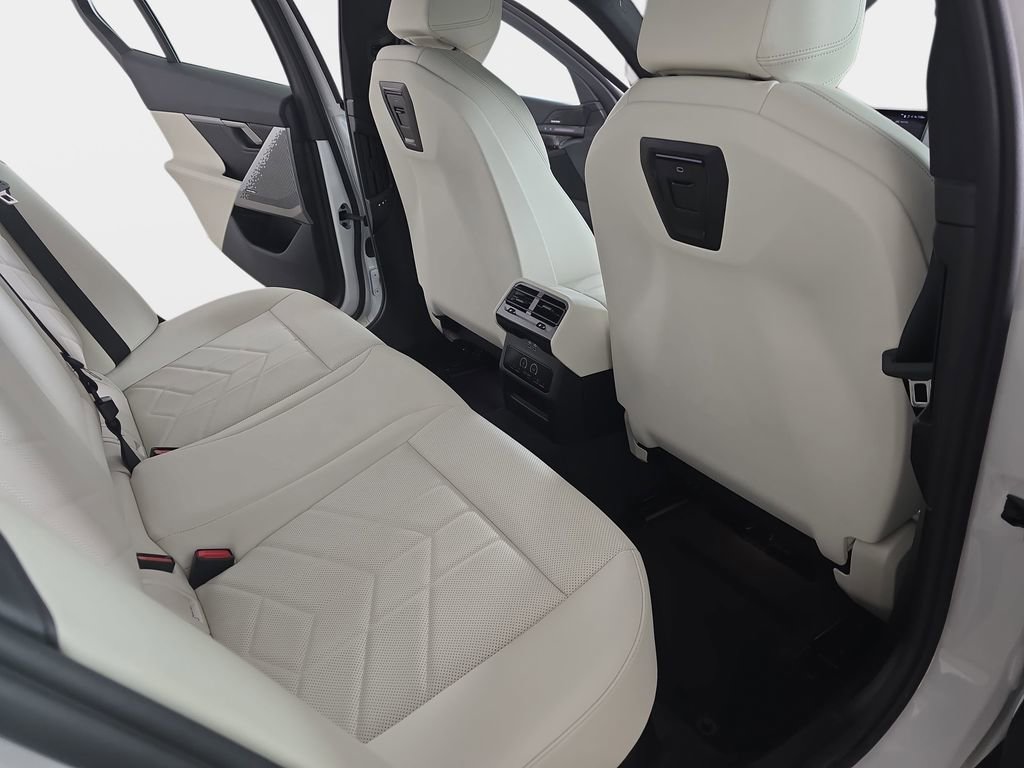 Used 2026 BMW 530i xDrive w/ Premium Package image 12