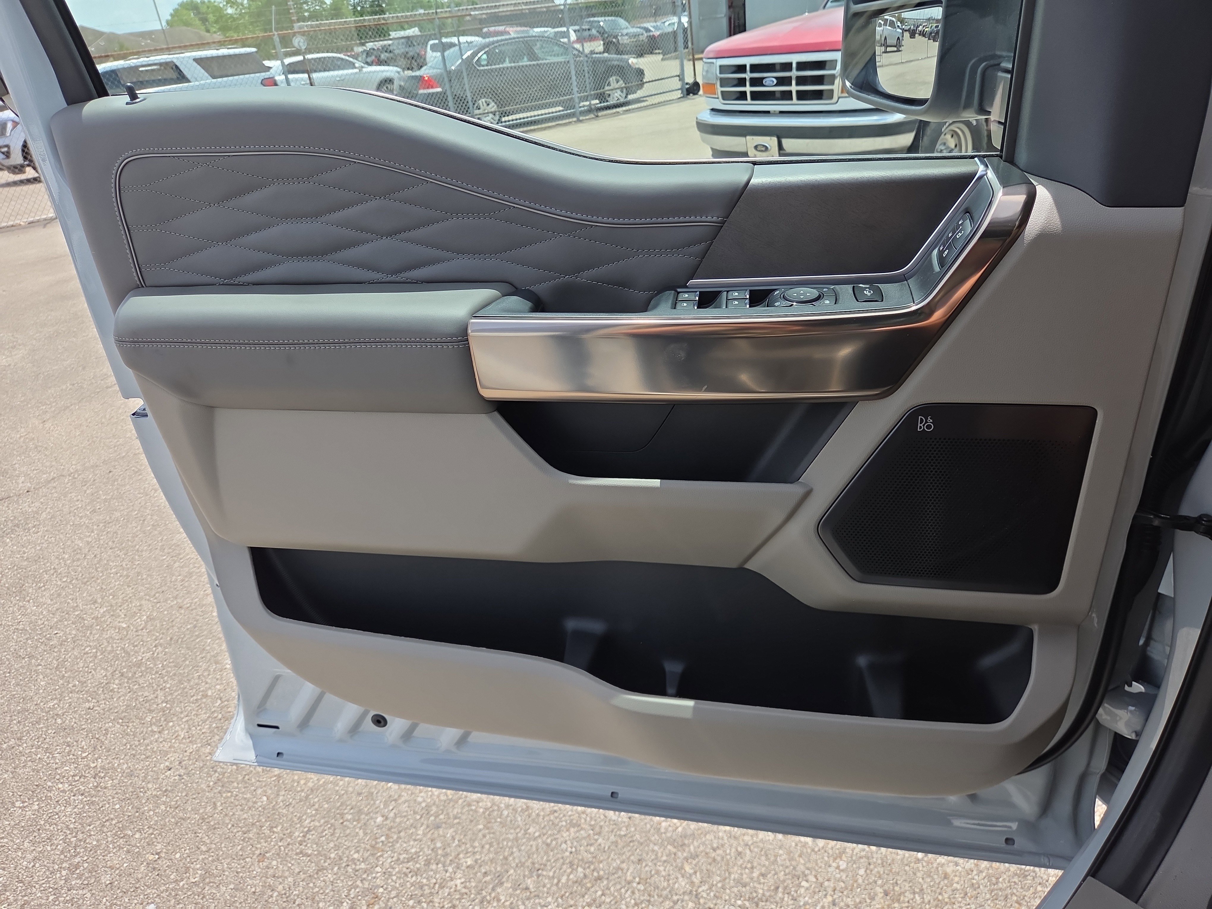 New 2026 Ford F250 Platinum w/ Platinum Plus Package AWD/4WD image 10