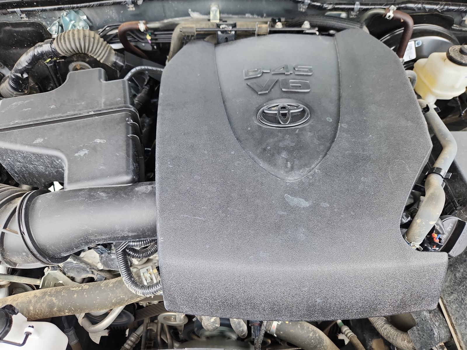 Used 2023 Toyota Tacoma SR5 w/ Technology Package AWD/4WD image 17