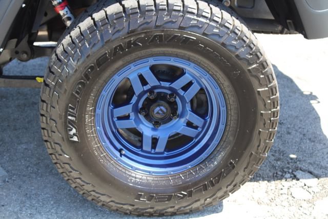 Used 2021 Jeep Gladiator Rubicon AWD/4WD image 16