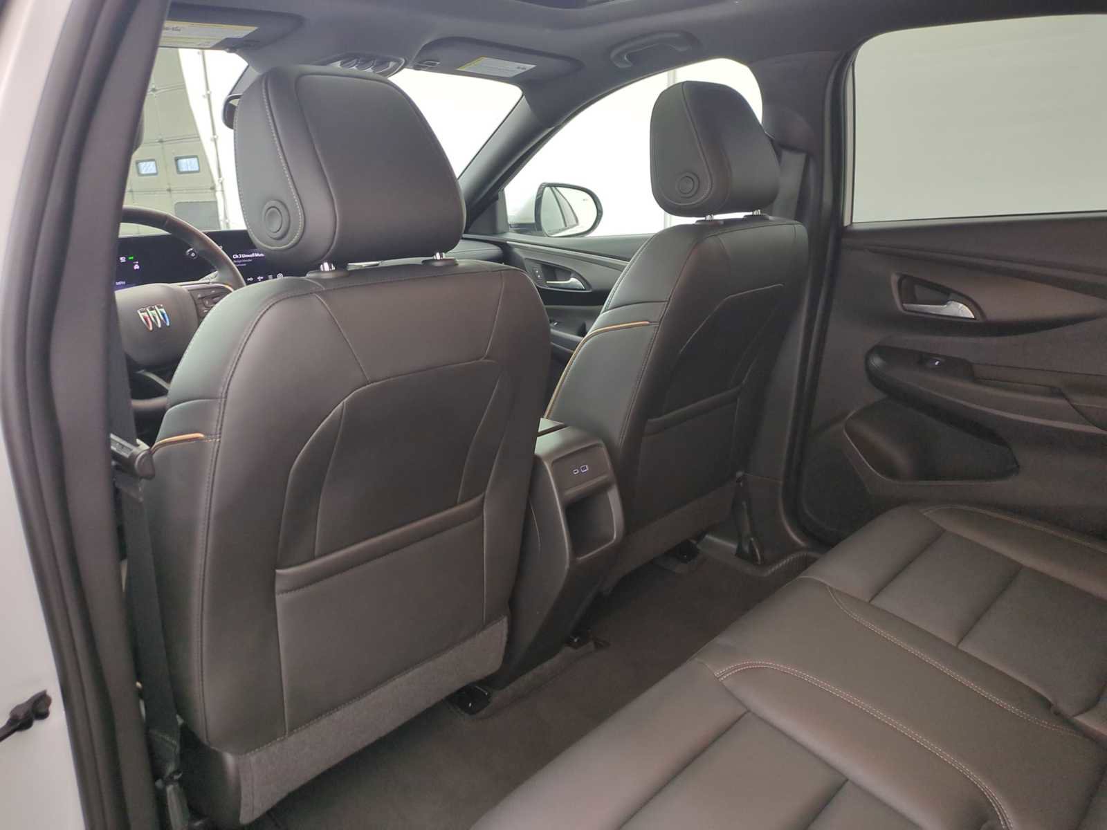 Used 2025 Buick Envista Avenir image 17