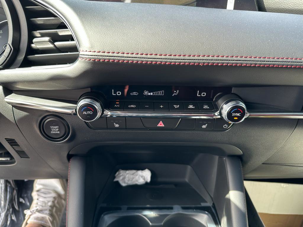 Certified 2025 MAZDA MAZDA3 Carbon image 14