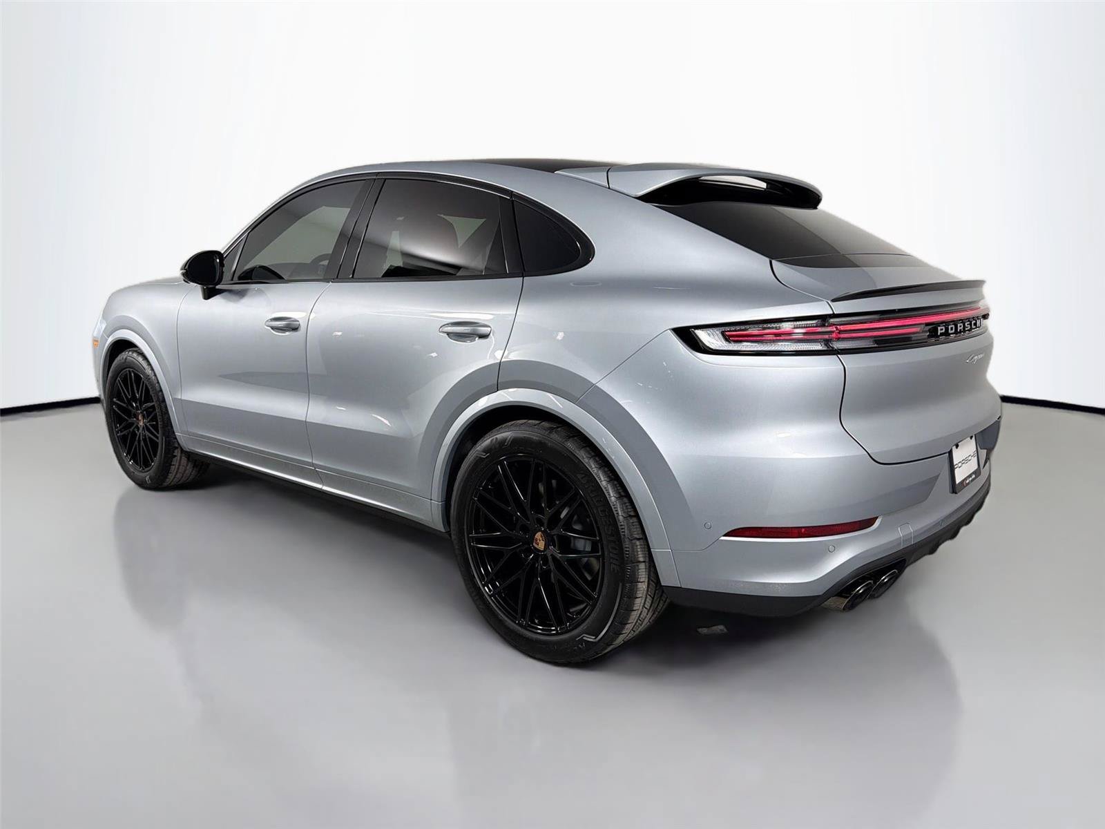 Certified 2026 Porsche Cayenne Coupe AWD/4WD image 3