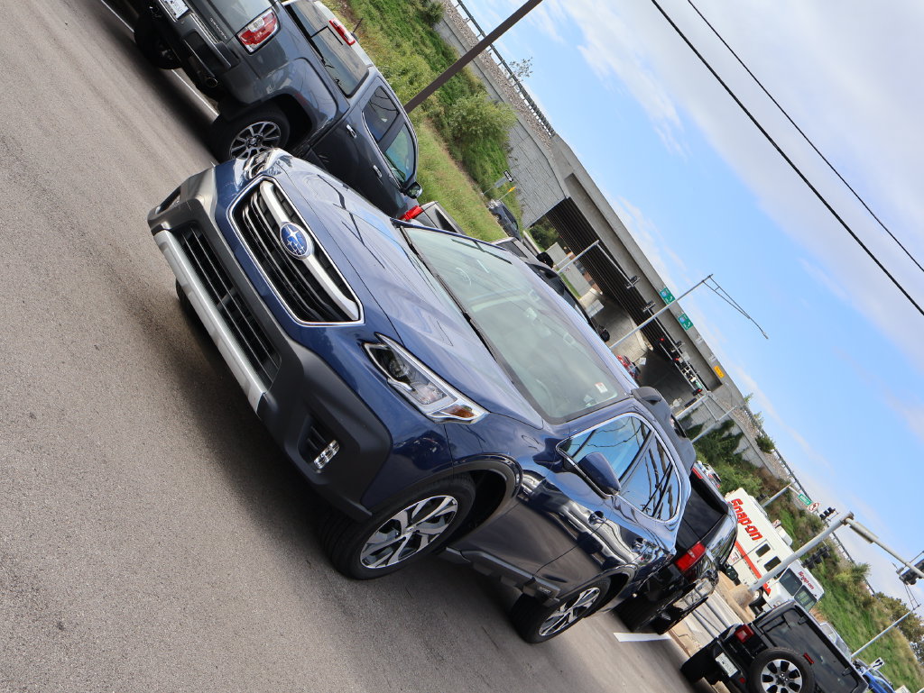 Used 2022 Subaru Outback Limited AWD/4WD image 3