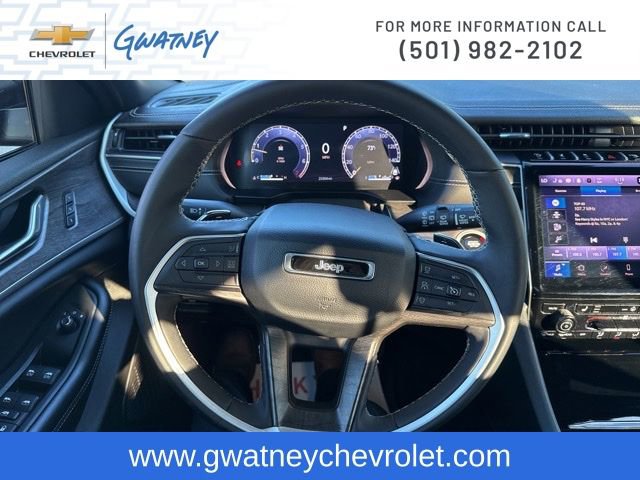 Used 2024 Jeep Grand Cherokee L Limited w/ Black Appearance Package image 16
