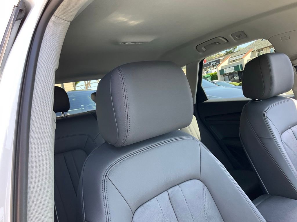 Used 2020 Audi Q5 e Premium w/ Convenience Package image 61