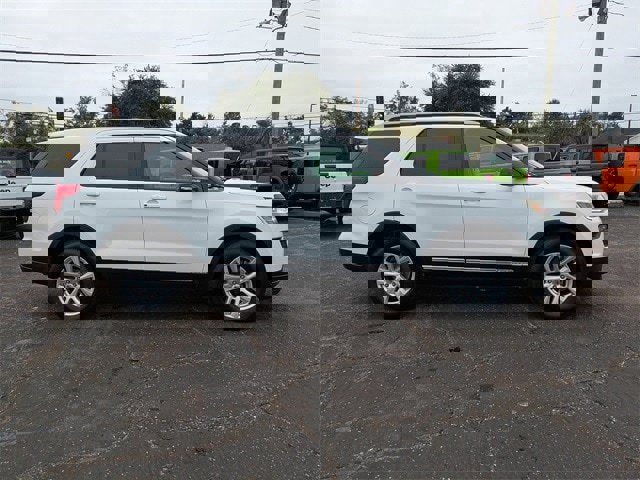 Used 2019 Ford Explorer XLT w/ Equipment Group 201A image 3