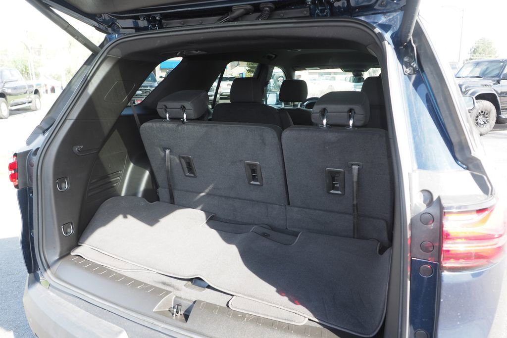 Used 2023 Chevrolet Traverse LT AWD/4WD image 18