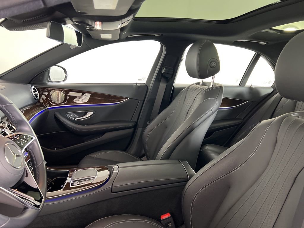 Used 2023 Mercedes-Benz E 350 4MATIC Sedan image 3