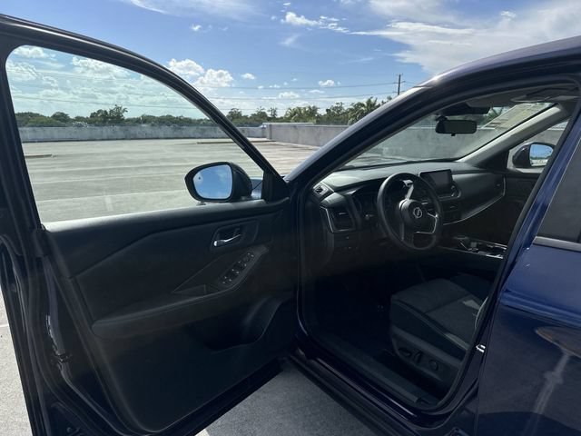 Used 2024 Nissan Rogue SV FWD image 22