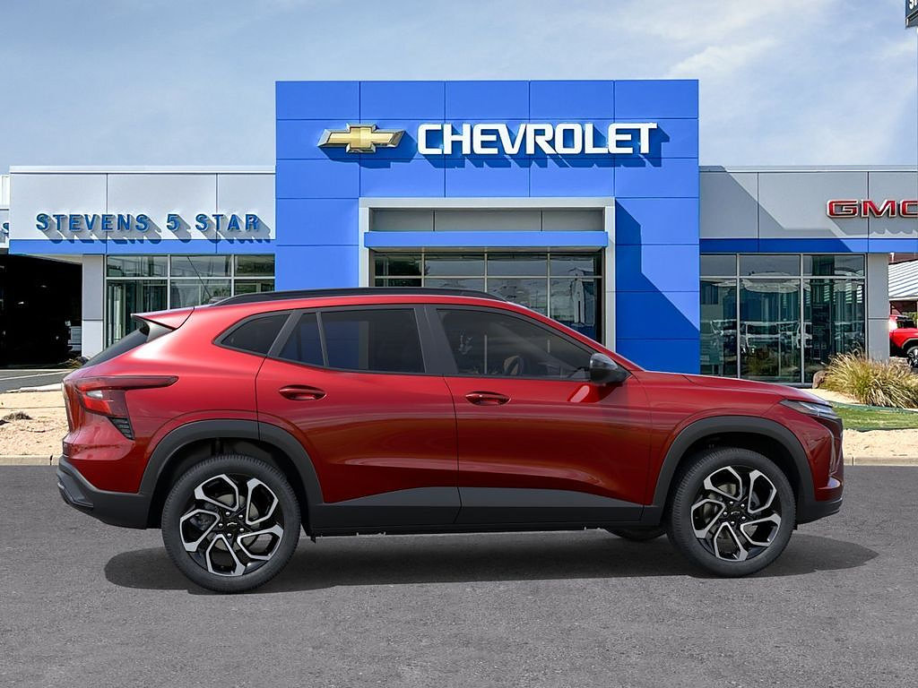 New 2026 Chevrolet Trax RS w/ Driver Confidence Package FWD image 5