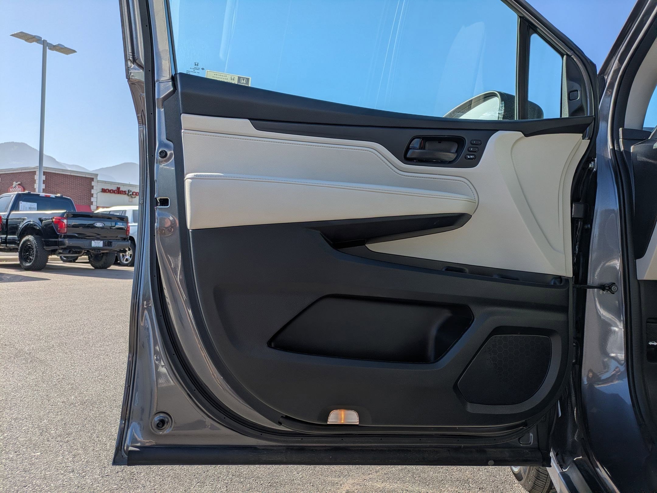 Used 2026 Honda Odyssey EX-L image 14