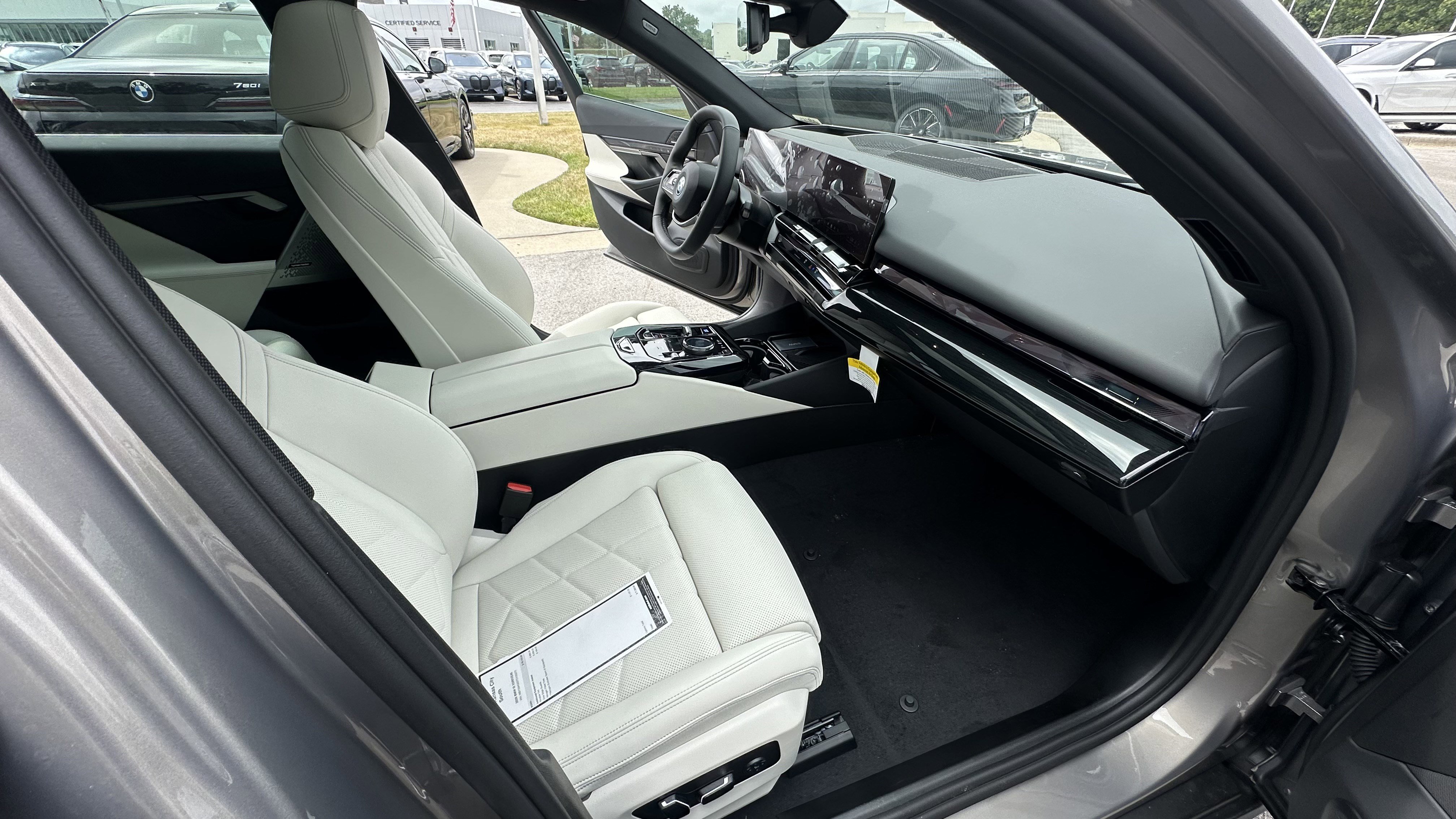 Used 2026 BMW i5 eDrive40 AWD/4WD image 29