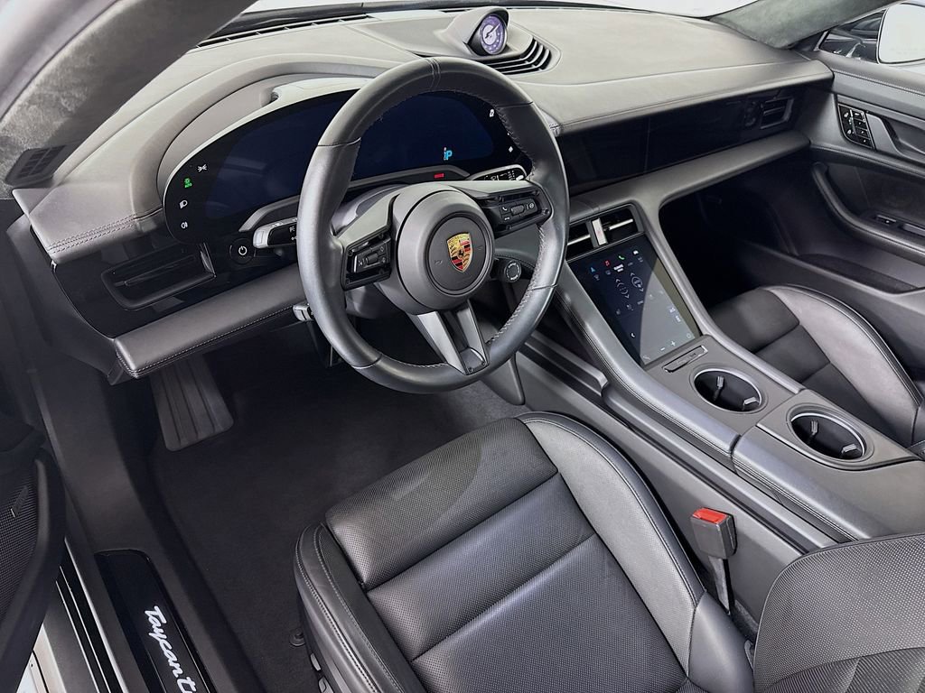 Used 2020 Porsche Taycan Turbo image 9