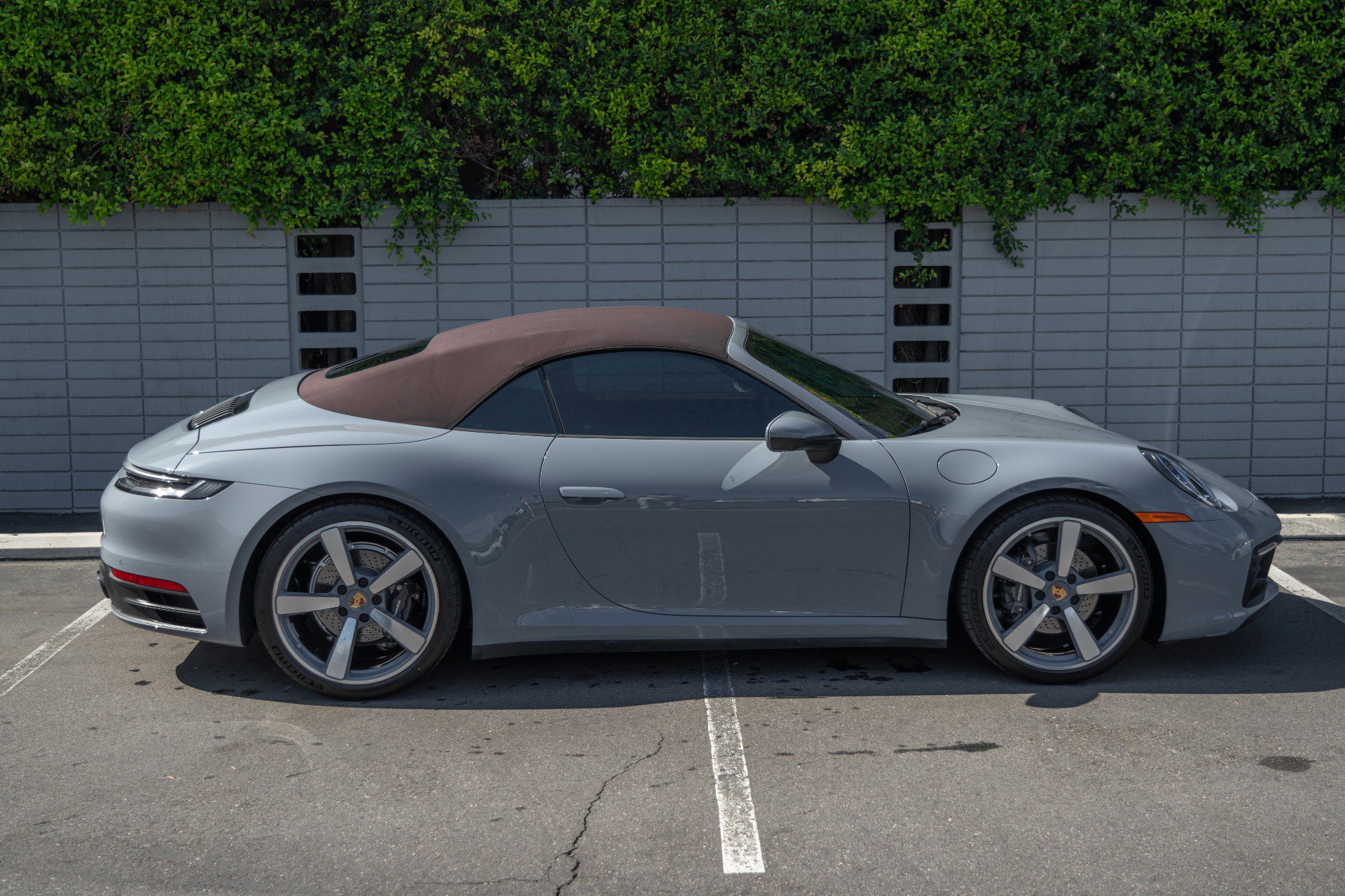 Used 2024 Porsche 911 Carrera image 6