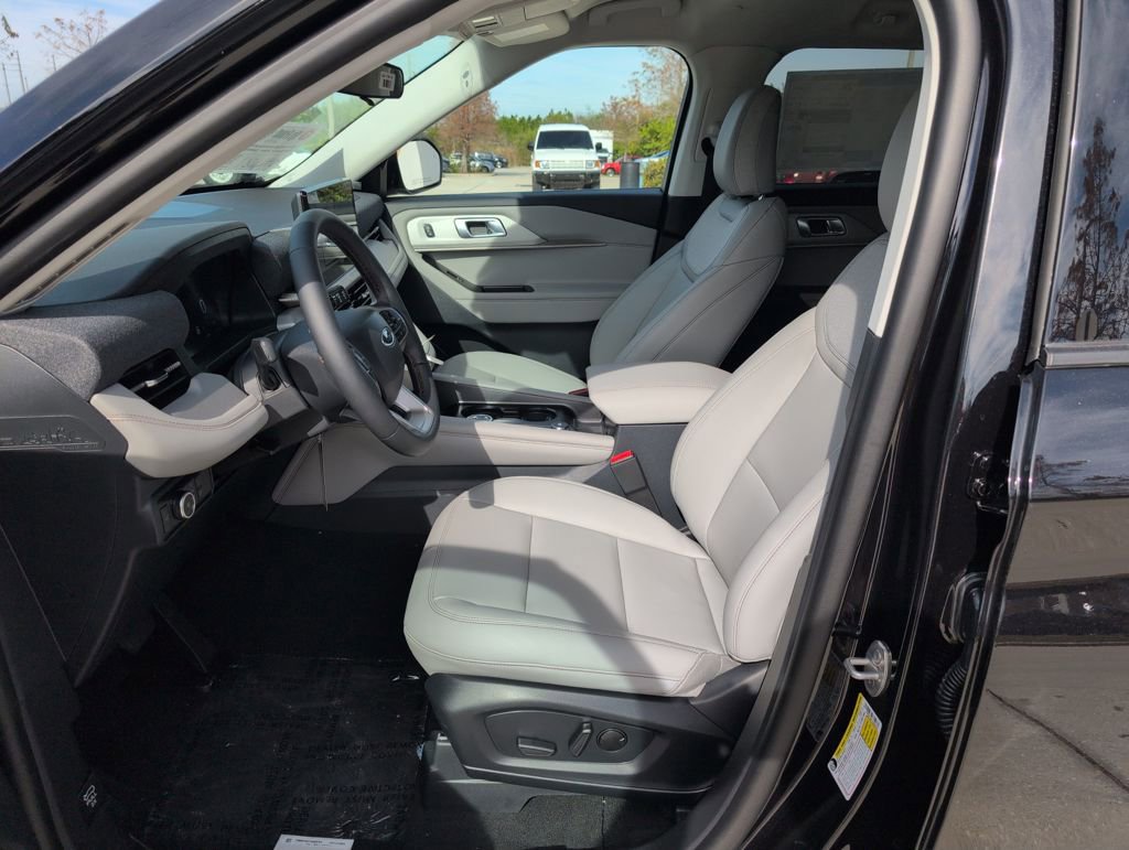 New 2026 Ford Explorer Active w/ Active Comfort Package image 5