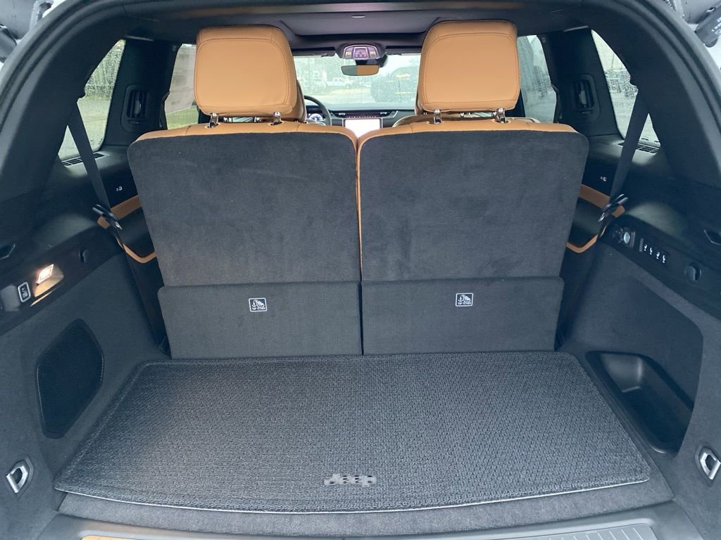 New 2025 Jeep Grand Cherokee L Summit w/ Obsidian Package image 48