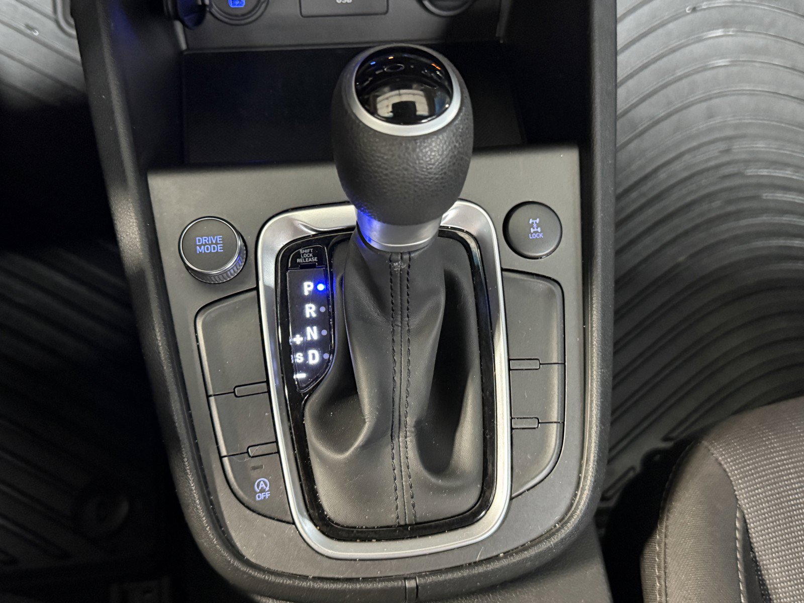 Used 2022 Hyundai Kona SEL w/ Winter Weather Package AWD/4WD image 16
