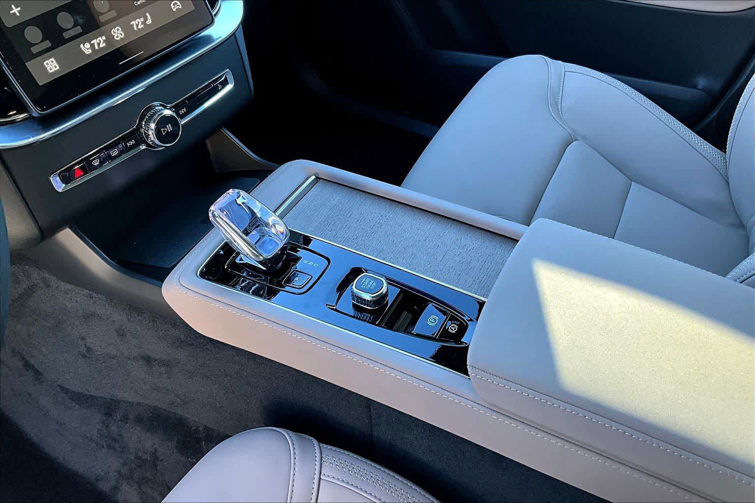 New 2026 Volvo XC90 B6 Plus w/ Protection Package Premier image 10