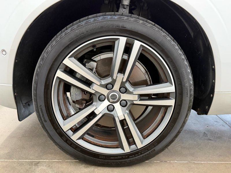 Used 2019 Volvo XC60 T6 Momentum w/ Premium Package AWD/4WD image 11