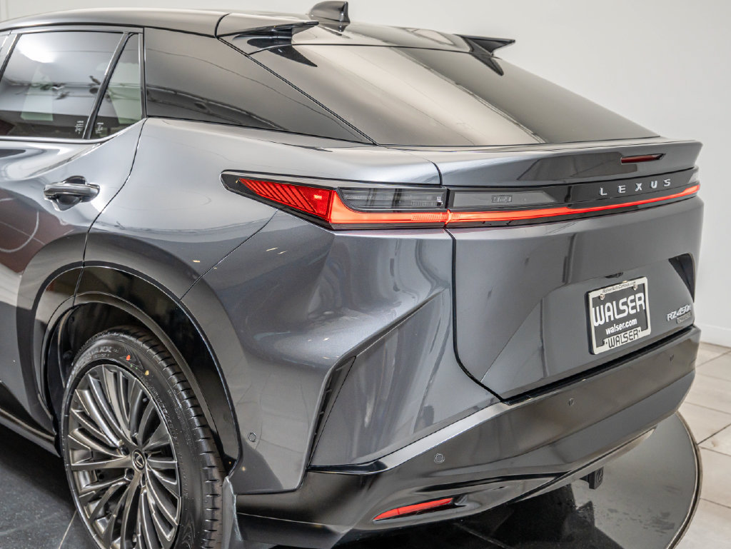 Certified 2023 Lexus RZ 450e Premium w/ Accessory Package (2T) AWD/4WD image 18