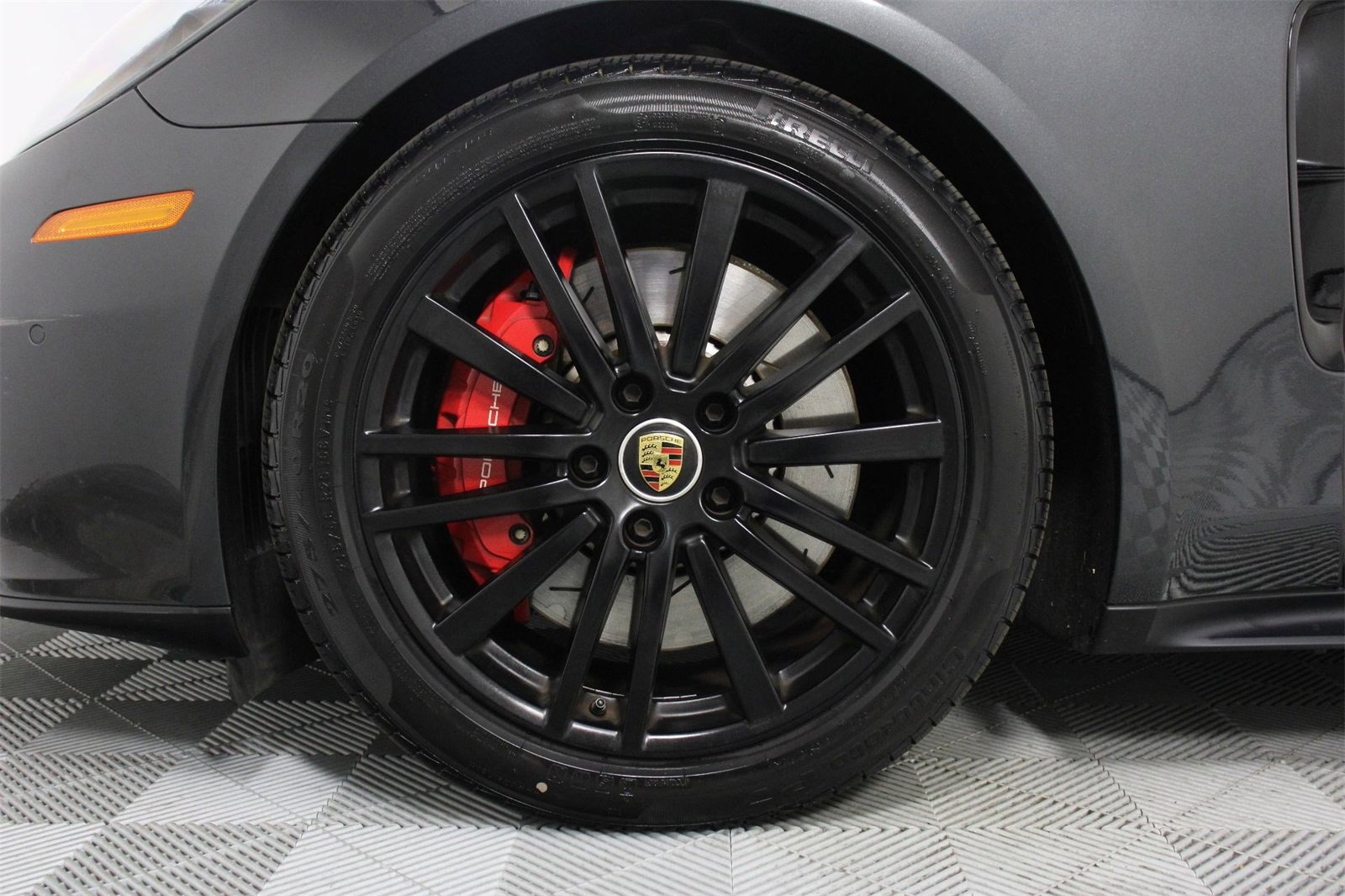 Used 2023 Porsche Panamera GTS image 29