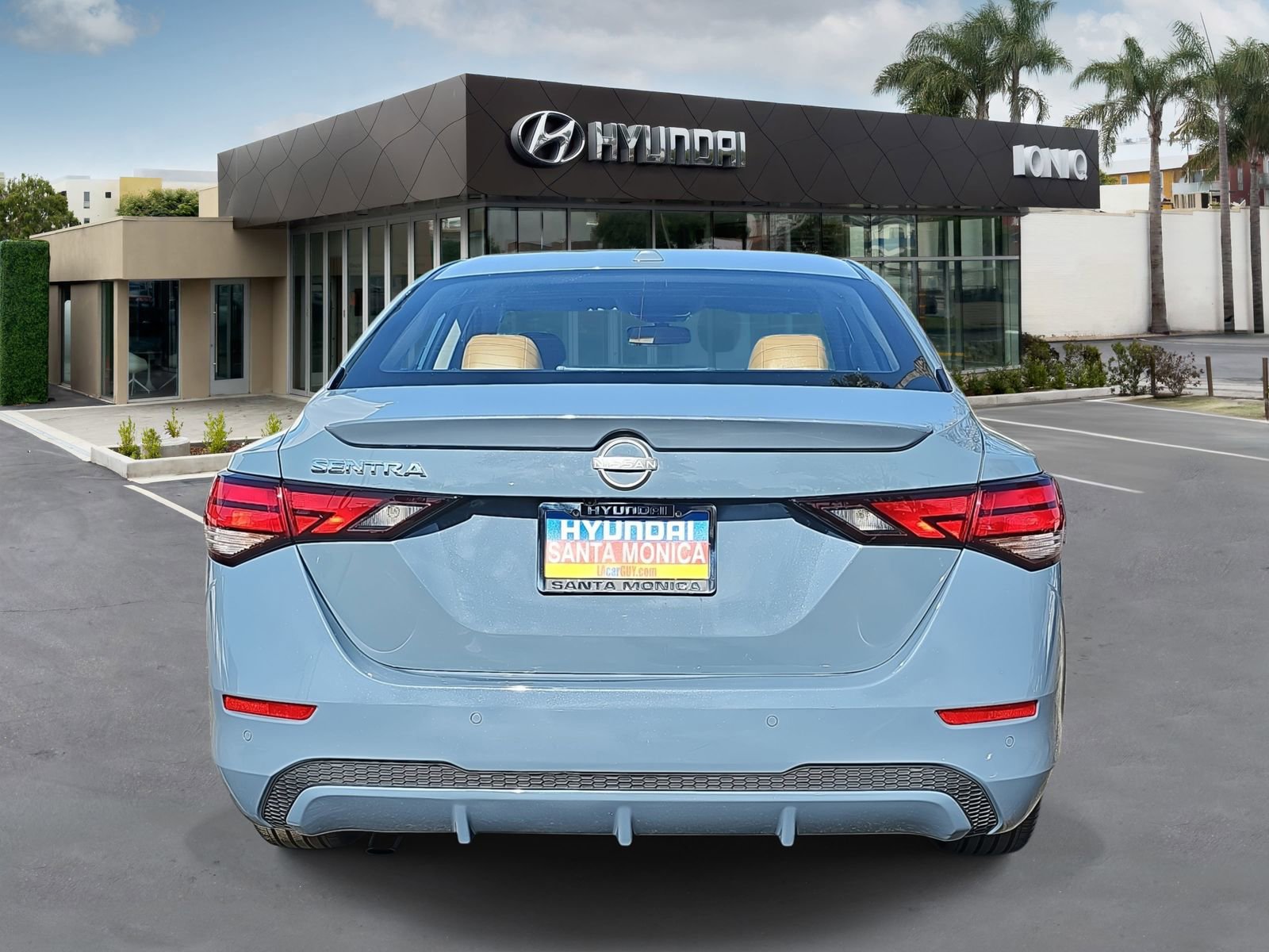 Used 2025 Nissan Sentra SV w/ SV Premium Package image 4