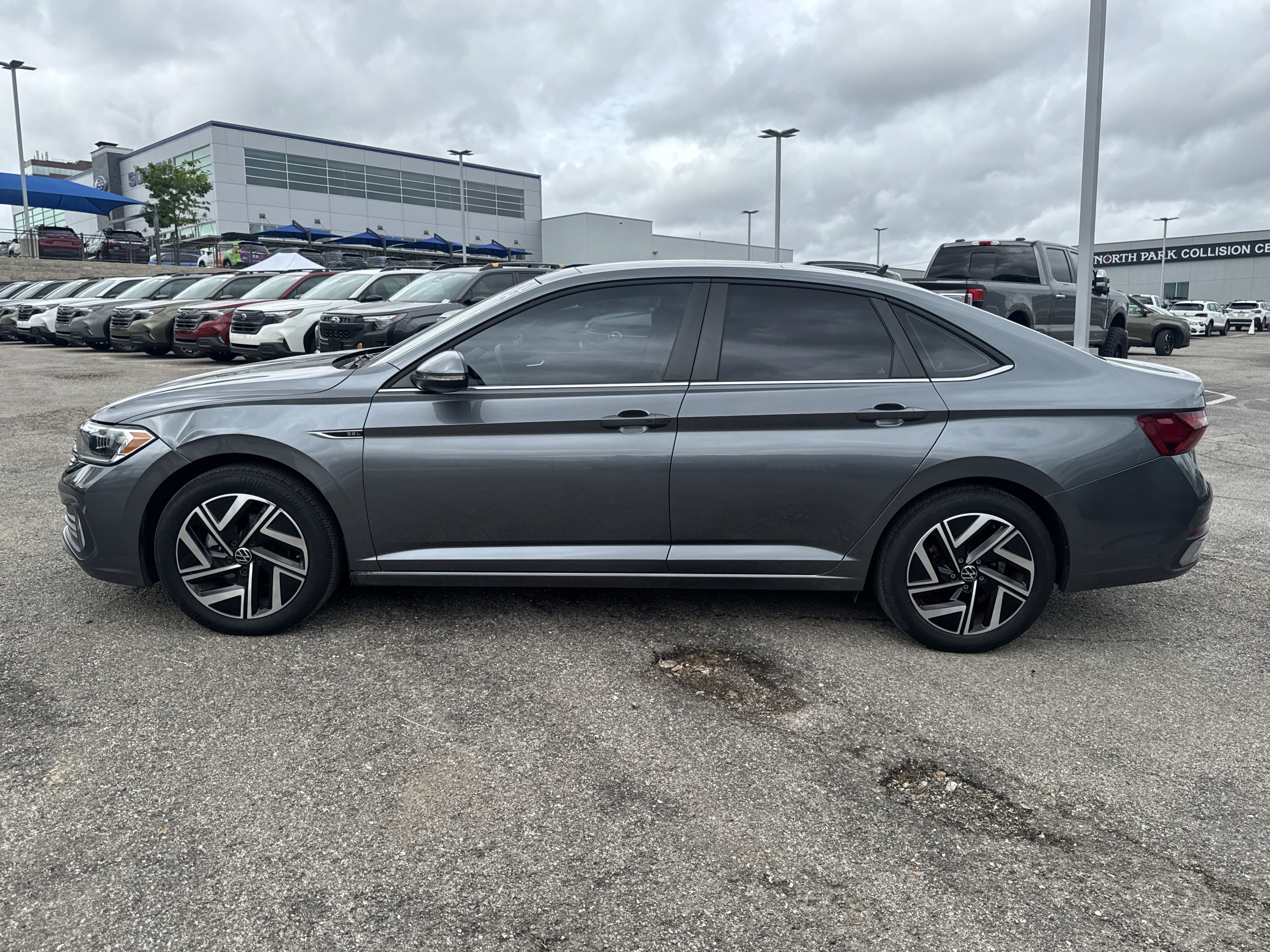 Used 2023 Volkswagen Jetta SEL image 7