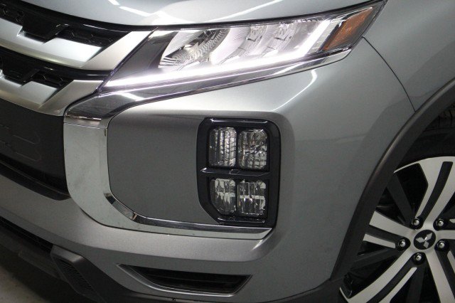 New 2026 Mitsubishi Outlander Sport SE image 2