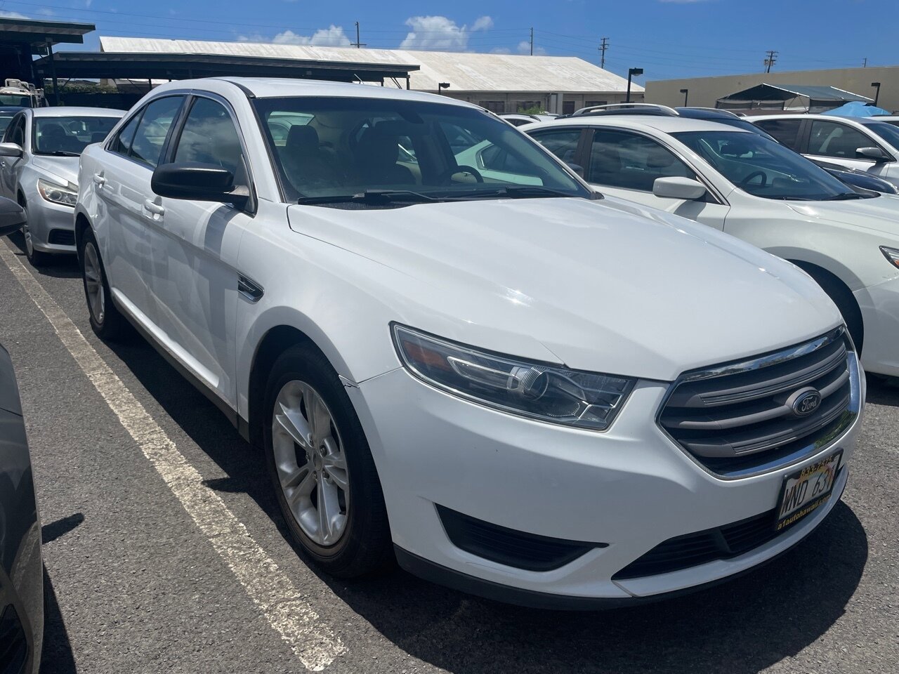 Used 2018 Ford Taurus SE image 1